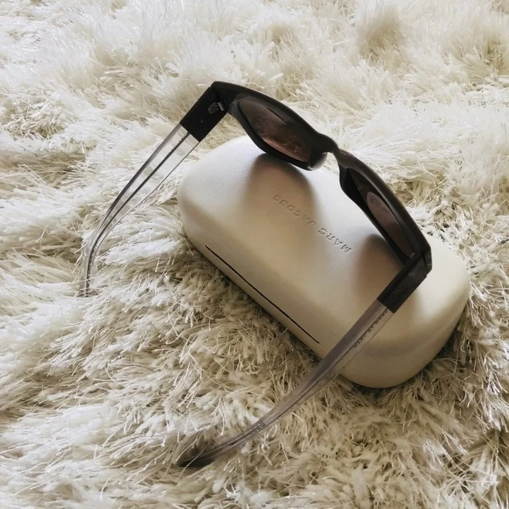 MARC JACOBS SUNGLASSES 🕶
